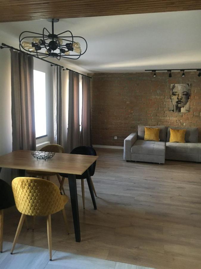 Дворівневі Апартаменти На Площі Ринок Lviv Eksteriør bilde